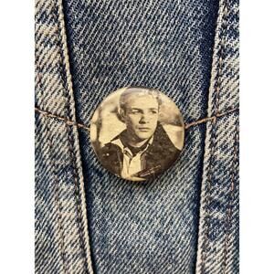 Marlon Brando Pinback Vintage Button Badge Pin Old Hollywood Comedy #124